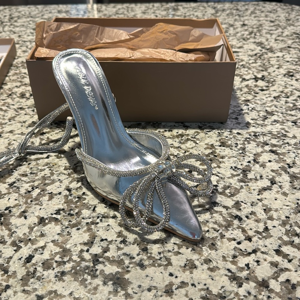 Bow Heels